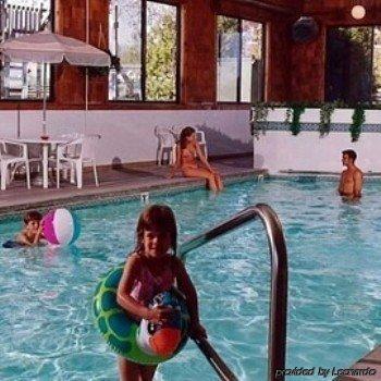 Budget Host Inn & Suites Saint Ignace Facilidades foto