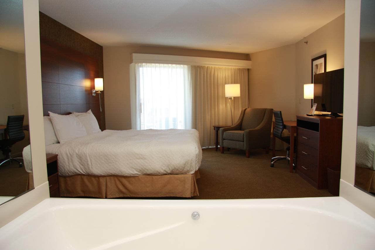 Budget Host Inn & Suites Saint Ignace Exterior foto