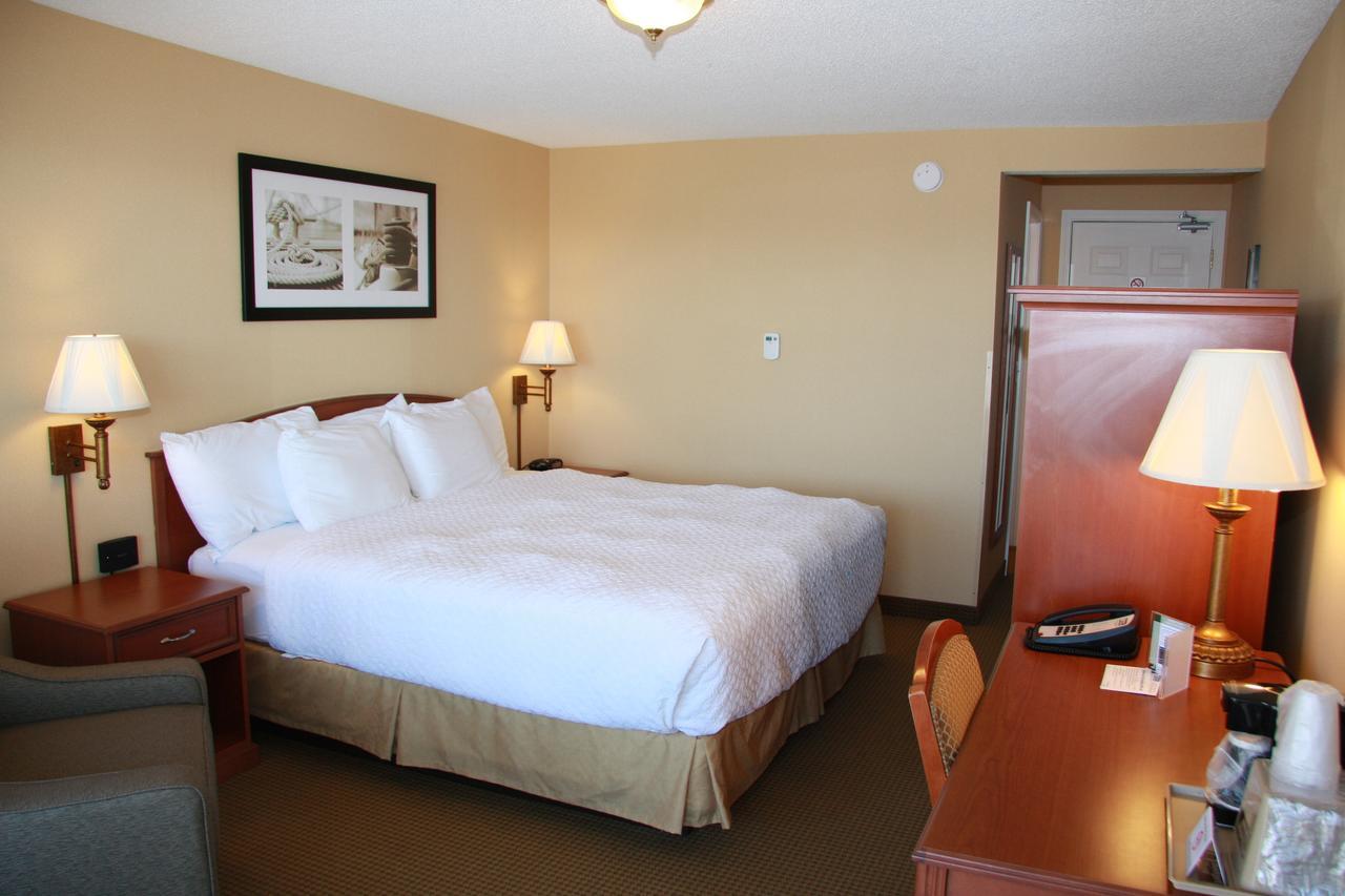 Budget Host Inn & Suites Saint Ignace Exterior foto