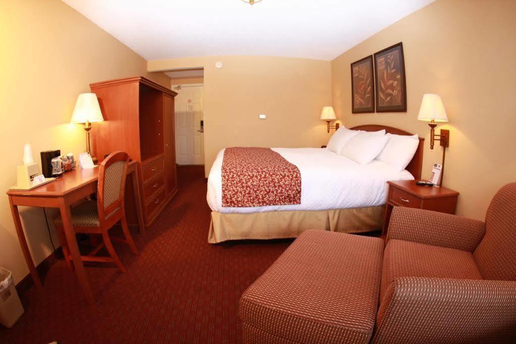 Budget Host Inn & Suites Saint Ignace Exterior foto